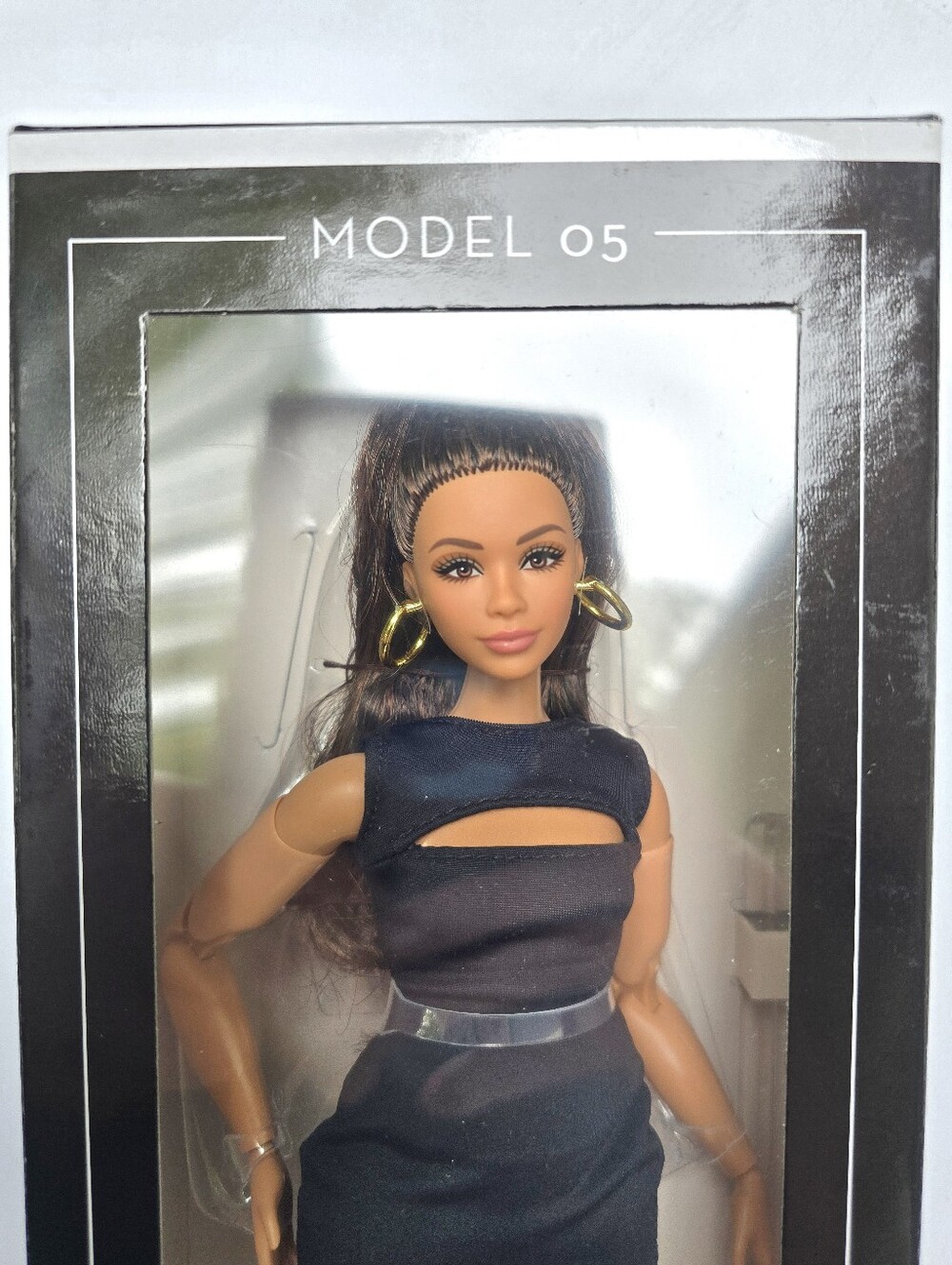 Barbie Basics Doll 5 - Picture 2 of 14